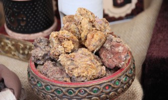 INGREDIENTE RENARTHRO: TĂMÂIA ȘI SMIRNA INGREDIENTE RENARTHRO: TĂMÂIA ȘI SMIRNA